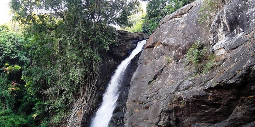 Water pouring down the Soochipara waterfalls