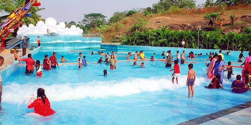 Have fun and a great time with your family and friends on your visit to this water theme park.