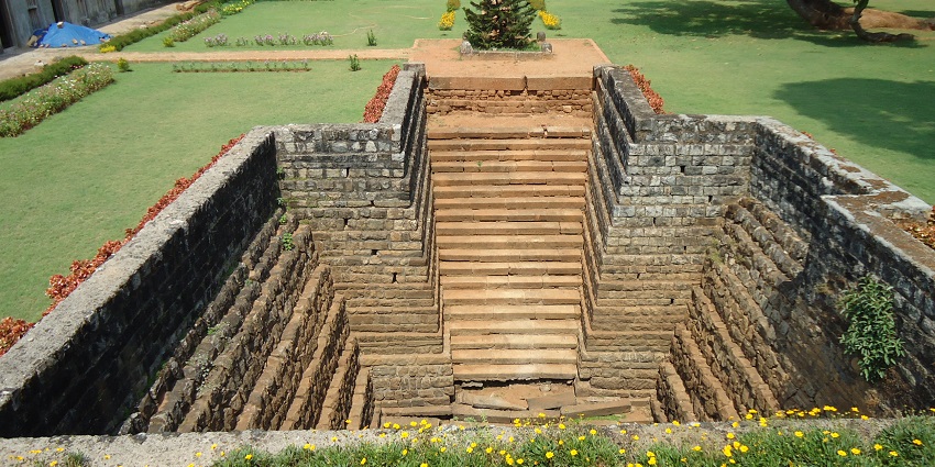 Visit the historic well inside the Palakkad fort - Best things to do in Palakkad