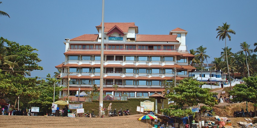 On your vacation to Kerala's beauty and wildlife, stay in a cozy hotel or homestay.