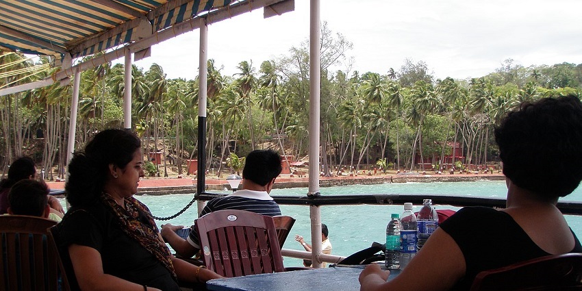 Enjoy the best seafood at Saddle Peak National Park, Andaman and Nicobar Islands.