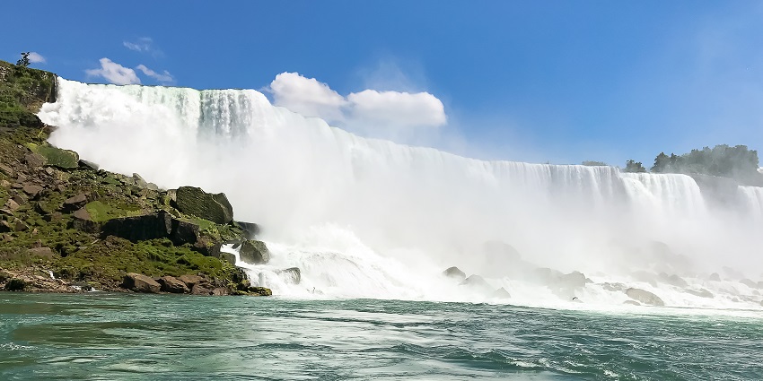 Exploring the White Surf Waterfall is one of the best things to see in the region.