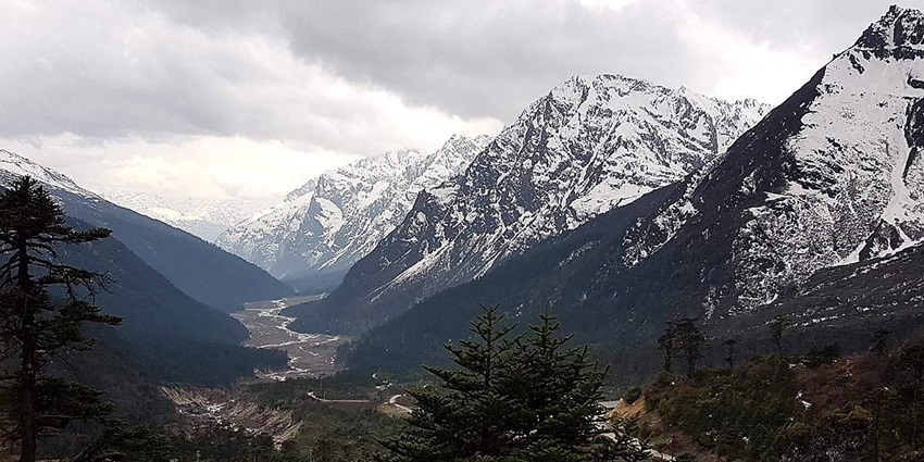 Yumthang Valley is home to hot springs with therapeutic properties at elevated heights.