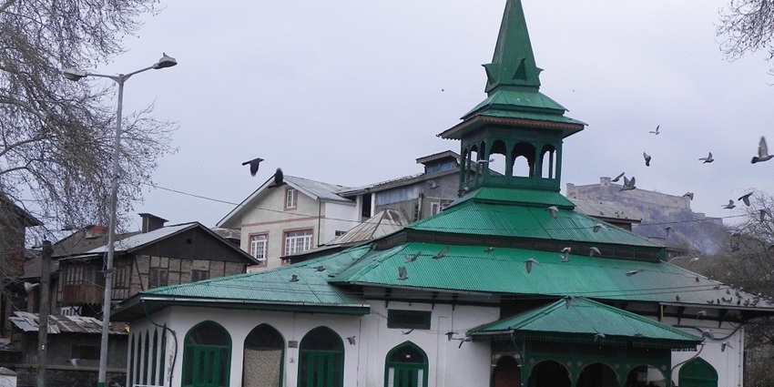 Ziyarat Naqshband Sahab is a Sufi shrine which is highly revered among the mosques in Srinagar.