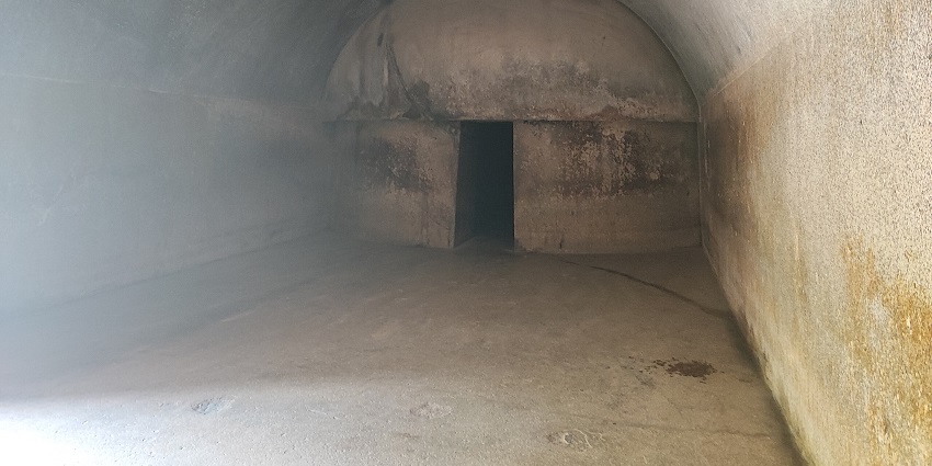 Explore nearby caves around Kanthanpara Waterfalls to learn more about the history.