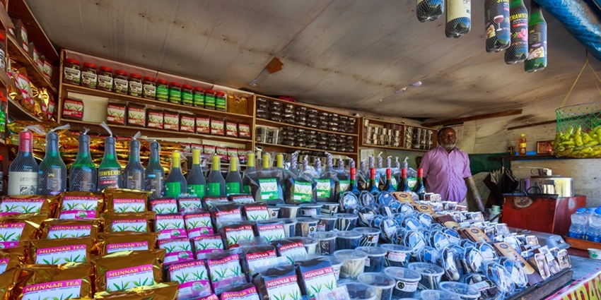 Spend your time shopping in Munnar for varieties of tea and curry powders as well as chocolates