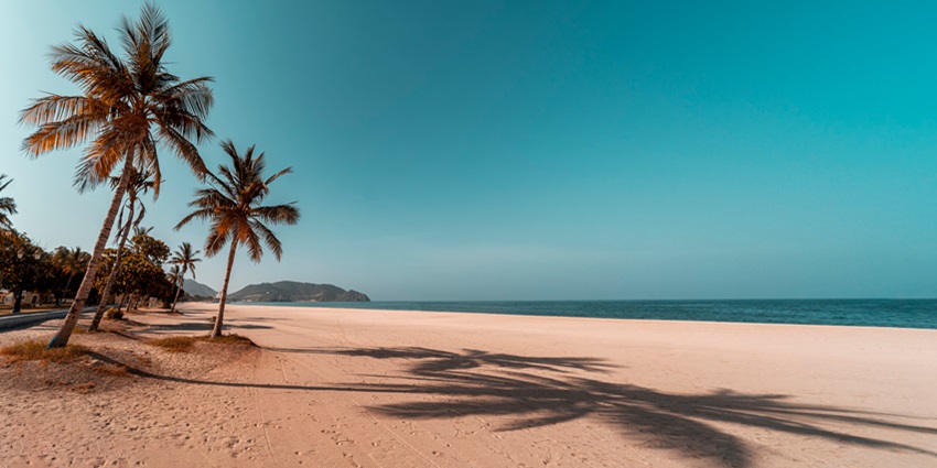 Khor Fakkan is known for its scenic beaches and adventure sports like snorkelling