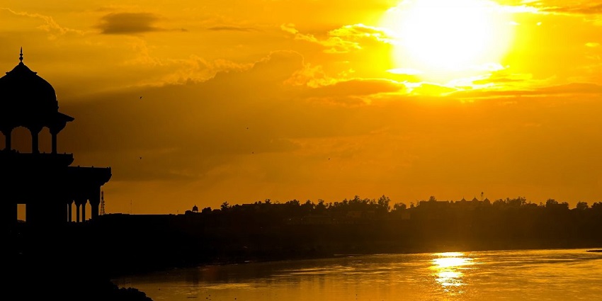 Beautiful image of the Yamuna river durting the sunset–Things to do on 31st december in Delhi
