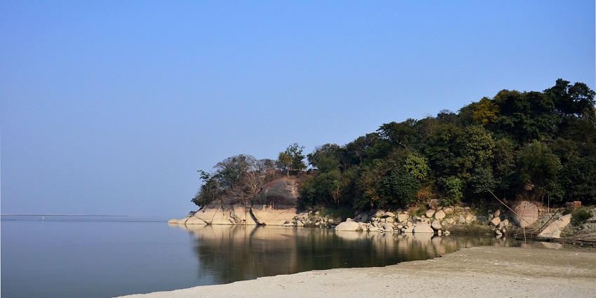 Sit back and relax at the Brahmaputra riverside in Mayong, on your visit to Mayong Museum.