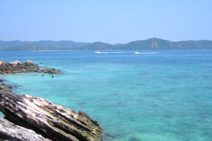 Islands near Krabi are a picturesque natural treasure, which can refresh tourists away from monotony.