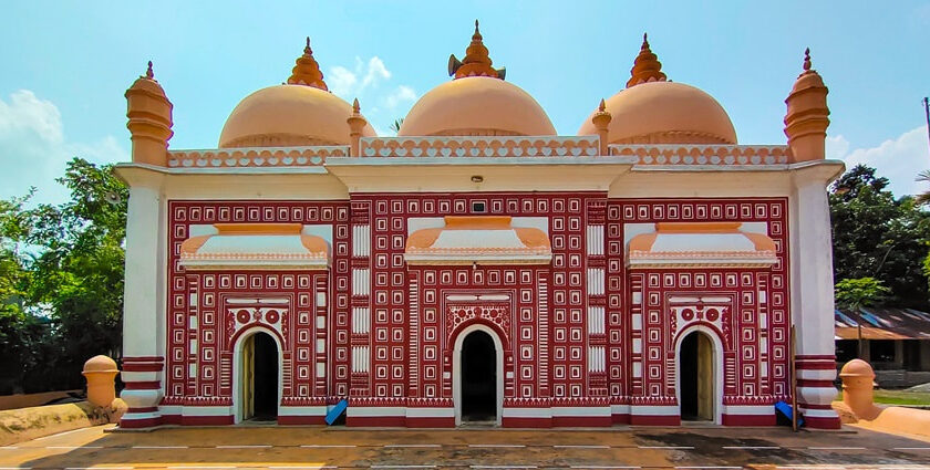 Visit the mosques in Kerala to experience the historical legacy of these spiritual places