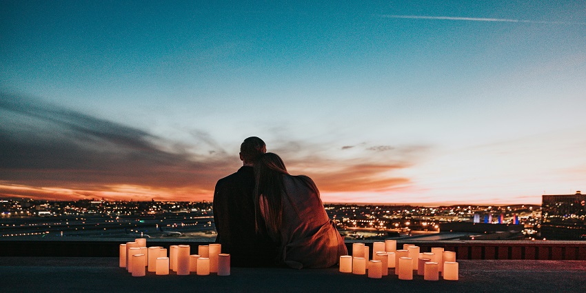 For a romantic night out, there are many restaurants and bars available in the region.
