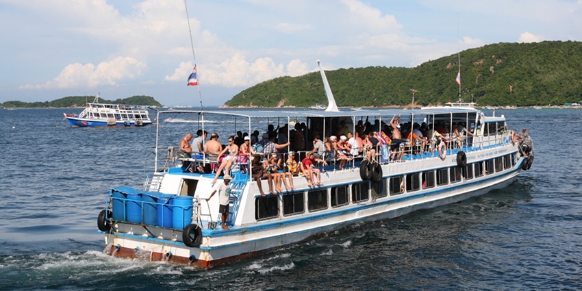 In order to reach the Coral Island Thailand, you can hop on to ferry from Pattaya.