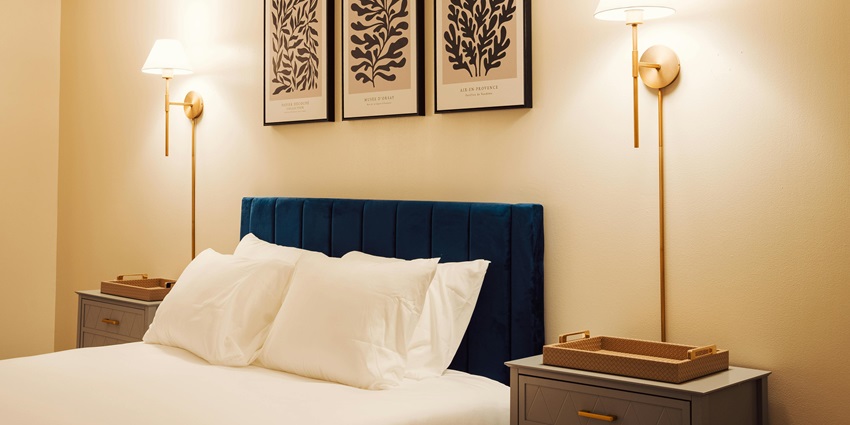 Stay at a top-rated hotel near these caves and view the splendid scenery all around