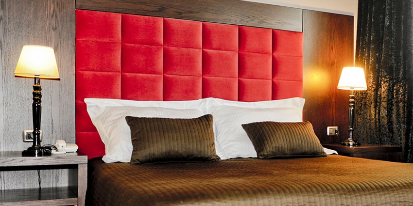 There are a bevy of accommodation options available near Anchuthengu Fort in Kerala.
