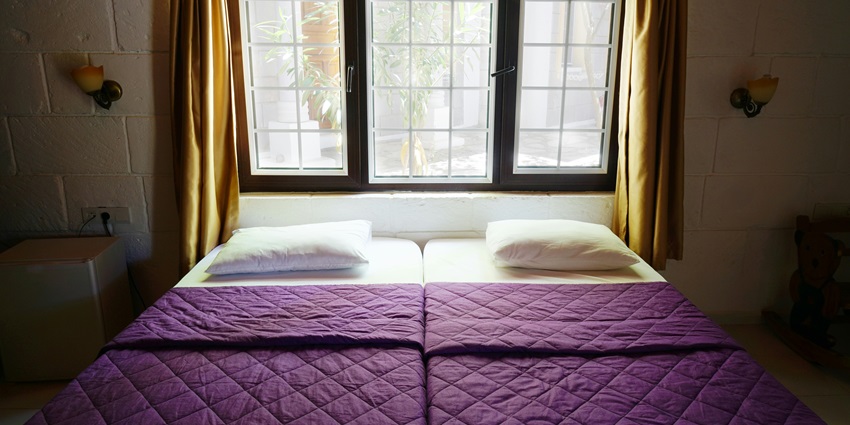 You can opt for a hotel room or a homestay near the temple for a relaxing sojourn.