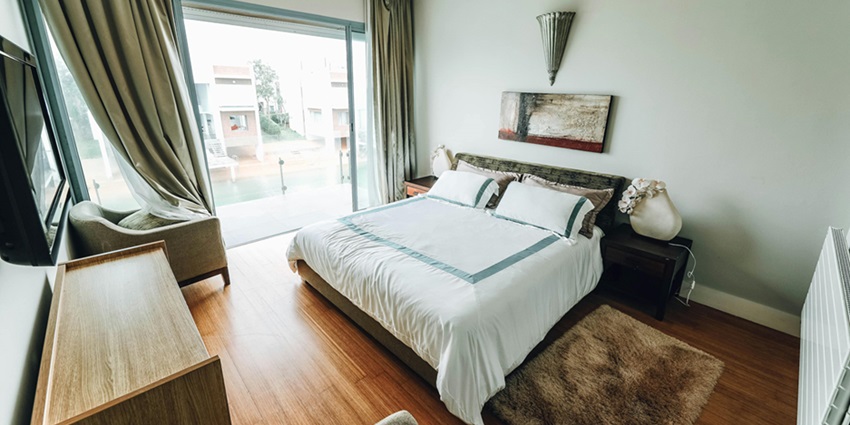 Darjeeling offers plenty of accommodation options for you to enjoy a relaxing stay.