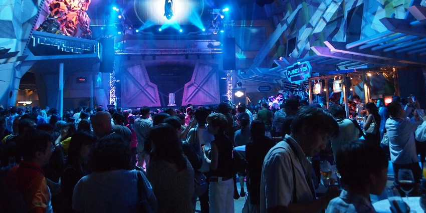 If you are single seeking a space to chill out with friends, you can head to a nightclub.