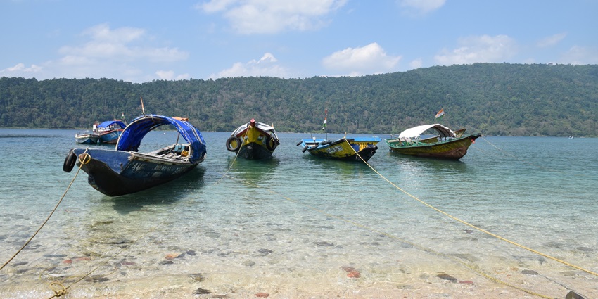 Choose to visit this tropical paradise during the dry season, from November to April.