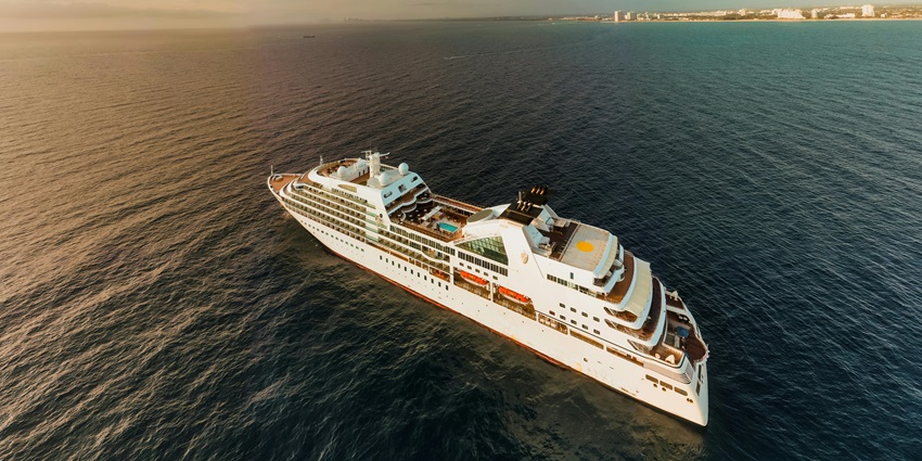 Hopping on a sunset cruise makes you witness some of the stunning landscape views.