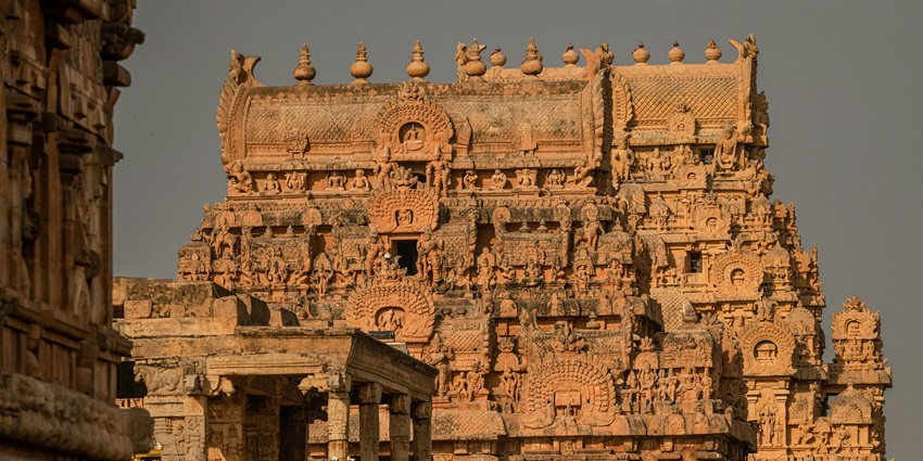 The temple complex has a divine ambience and has a sacred water spring as well