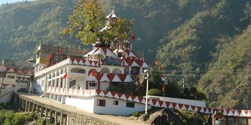Chintpurni temple of Maa Chinnmastika is renowned to take all devotees suffering and offer solace