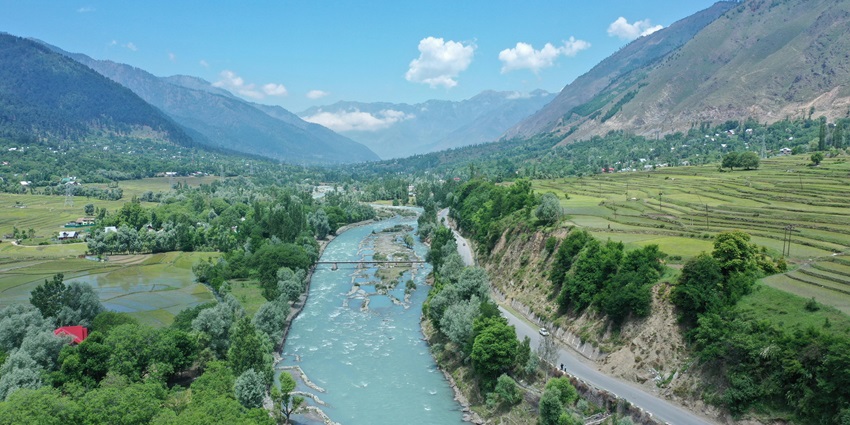 You can reach Ganderbal via the nearest airport or railway in Srinagar