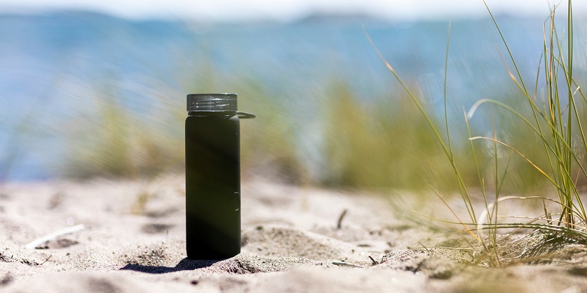 Do carry a water bottle to keep yourself hydrated while visiting beaches in Unawatuna.
