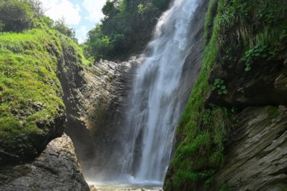 Explore some of the best waterfalls in Jammu and Kashmir on your holiday here