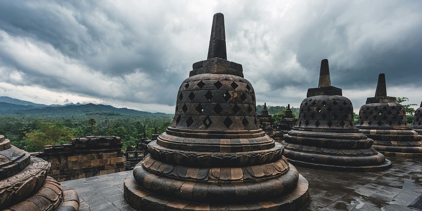 The temple has a rich cultural heritage and history that the tourists come to witness.