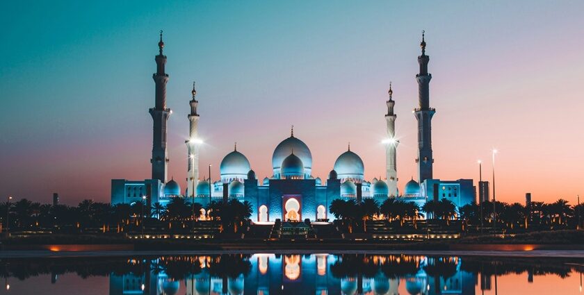 A picture of a museum in Abu Dhabi with an intricate and complex design