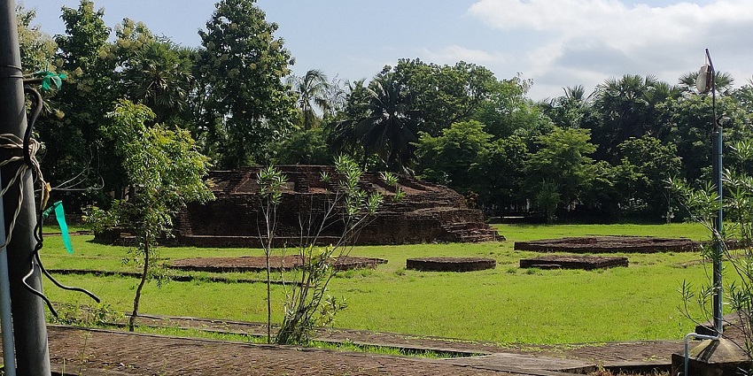 Exploring Adurru is a must for someone who enjoys digging into the history of a region.