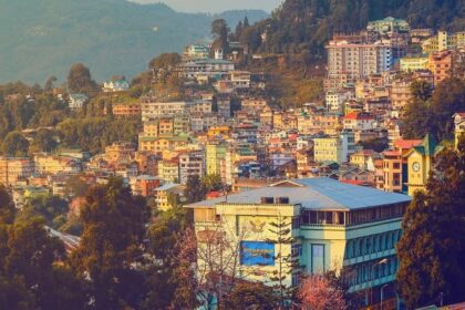 Visit Sikkim, located in the lap of the Himalayas, and enjoy a scenic holiday retreat