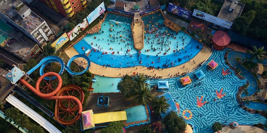 The best time to visit these attractions is, undoubtedly, during the summer months.