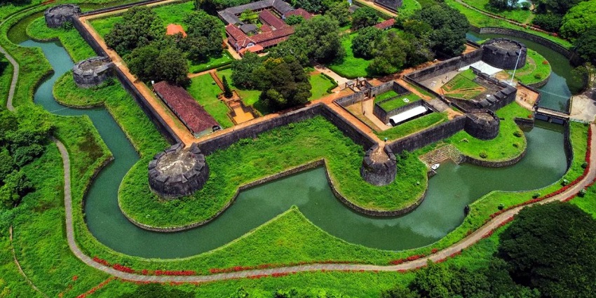 A scenic view of Tipu Fort in Palakkad, showcasing its historic architecture.