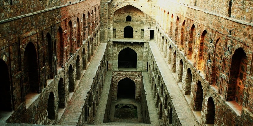 Agrasen Ki Baoli is a stepwell in Delhi that is replete with historical architecture and a serene pond