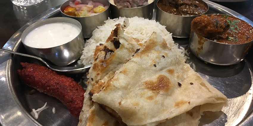 Enjoy this non-veg thali at one of the best restaurants in Srinagar, India, called Ahdoos.