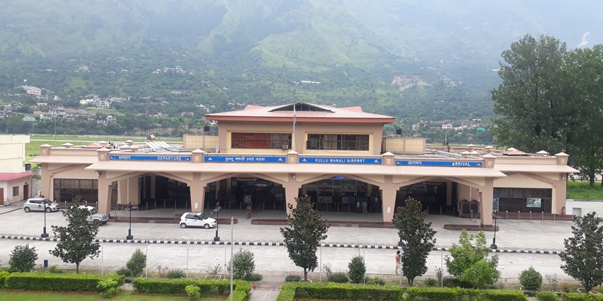 Snapshot of the bhunter airport amidst the ranges of the Pir Panjal mountains of Himalaya
