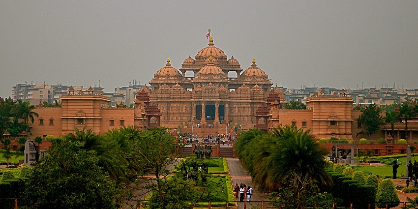 Akshardham Temple is, undoubtedly, one of the best places to visit near Laxmi Nagar.