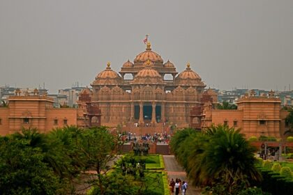 The Panaromic image of the beautiful Akshardham temple and places to visti nearby