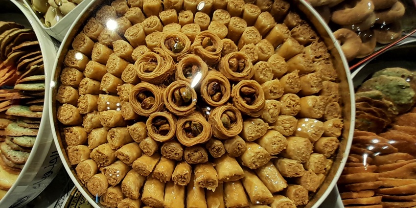 The Traditional Emirati Dish of Wheat, meat and slat–one of the best food in Dubai, UAE