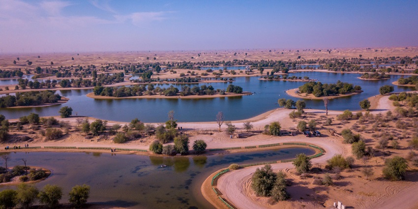 Picturesque view of the Qudra Lakes, one of the nature spots near Hatta Kayak Dubai.