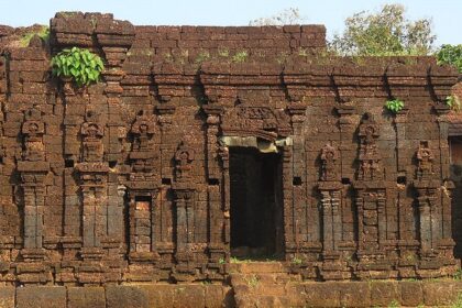 There is a lot of folklore associated with this ancient Shiva temple in Taliparamba.