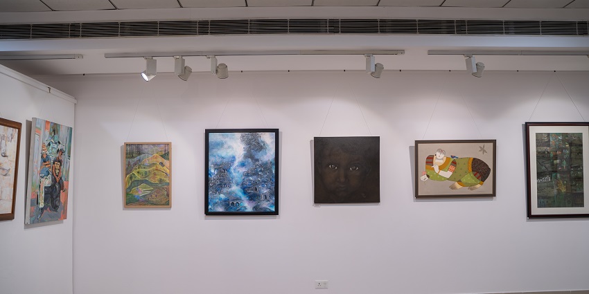 The majestic art galleries here are some of the best places to visit in Connaught Place