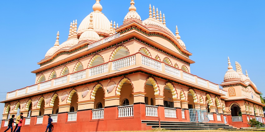  Unveil the lost past of dynasties and rulers of Assam in this building while enjoying picturesque views 