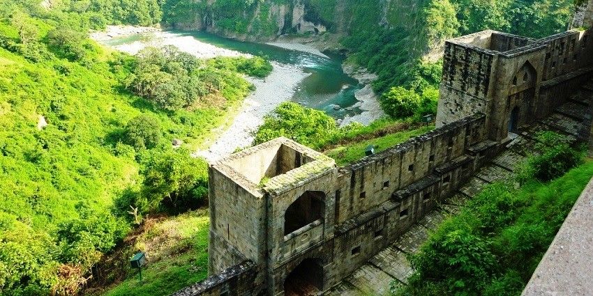 Choose to visit this historical attraction when the weather is perfect for sightseeing.