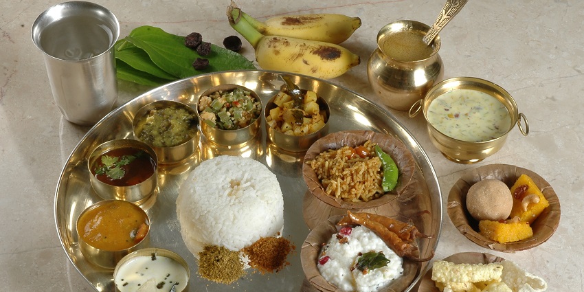 Immerse yourself into the delicious delicacies served at the restaurants around the temple