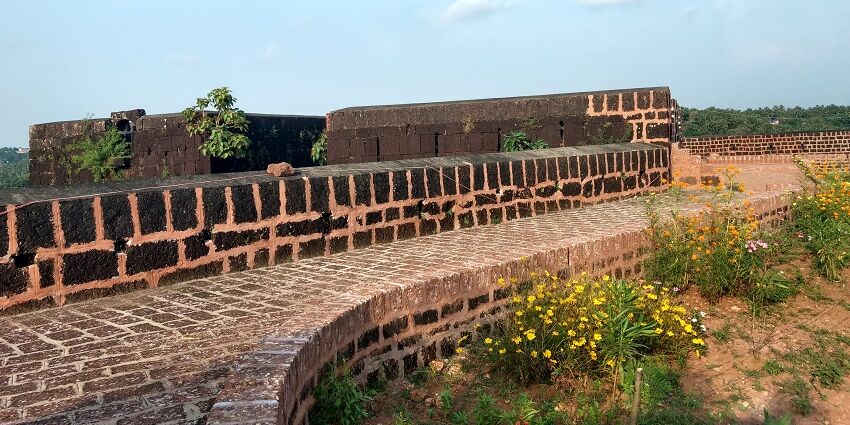 Witness the intrinsic details of the architecture of the Chandragiri Fort Kerala