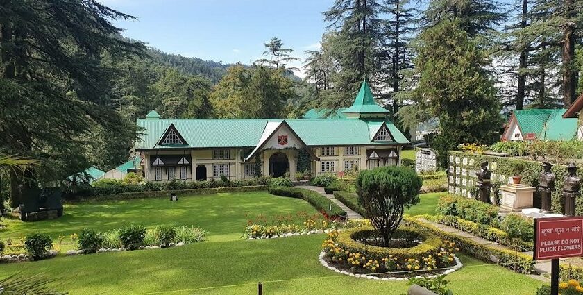 Army Heritage museum is one of the most popular museums of Shimla showcasing the old battles