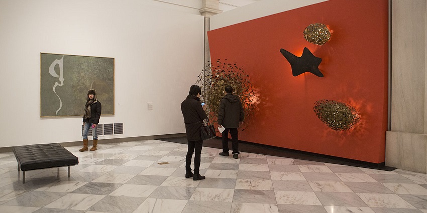 Art galleries provide a soothing retreat for people who love art around sketches, artwork and exhibits.